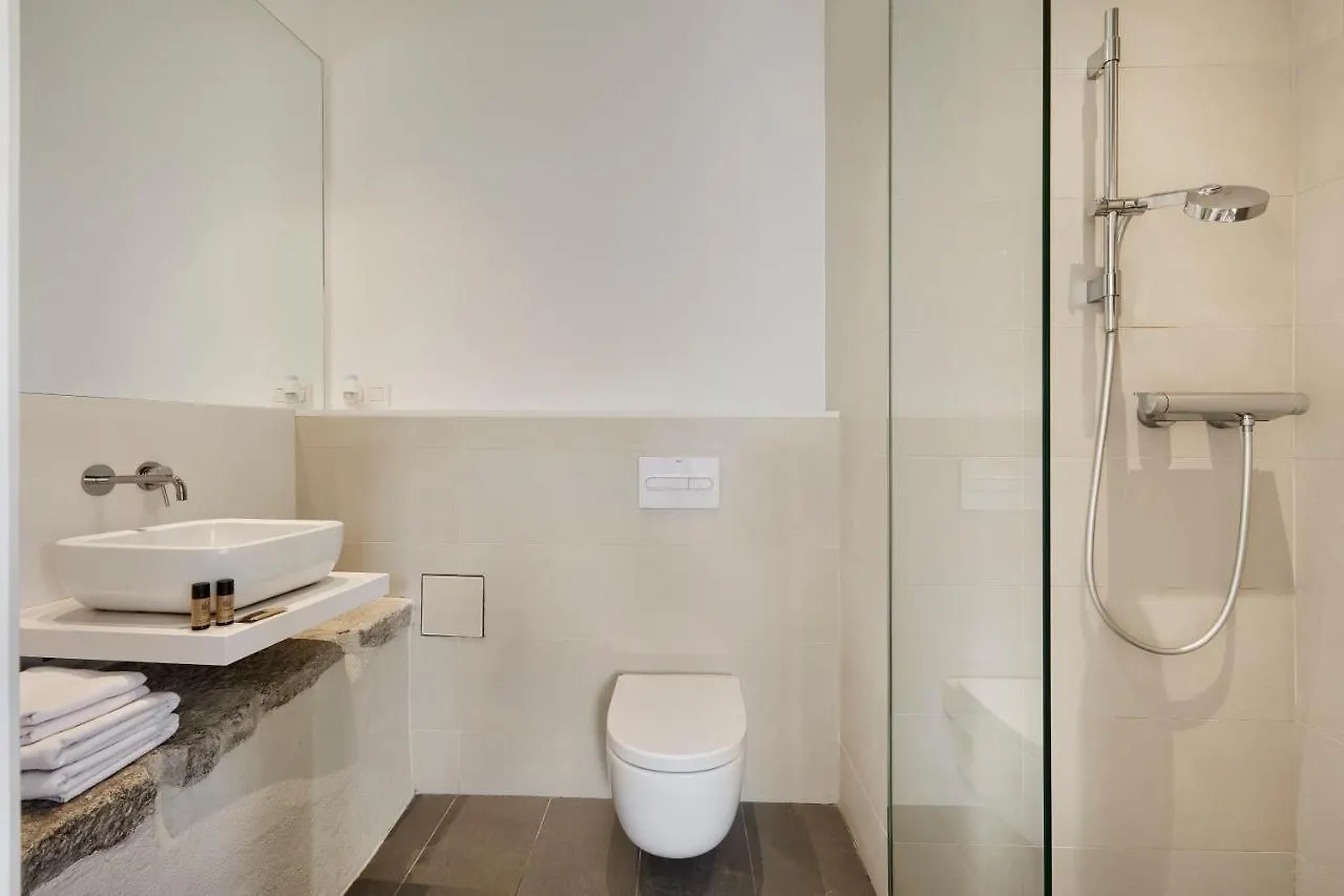 Canvas Apartments & Lofts Girona 0*,